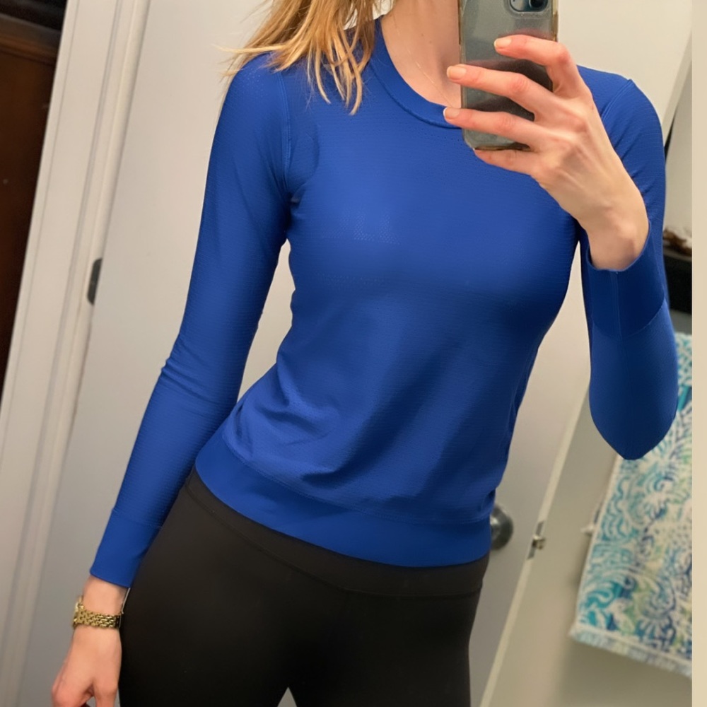 LULULEMON Cobalt Blue long sleeve shirt ~*~ Barely worn like new ! Size 4 or 6
